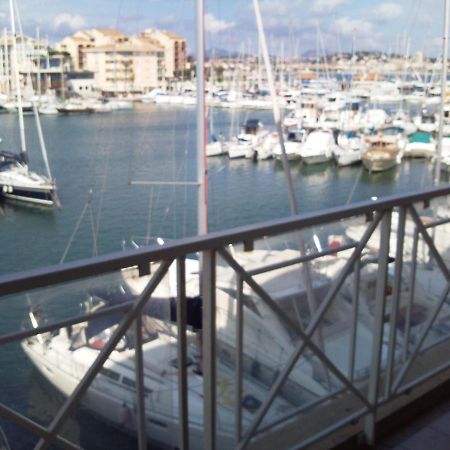 Port Frejus Cap Hermes Vue Mer Et Port Pieds Dans L'Eau Piscine Pkg Extérieur photo