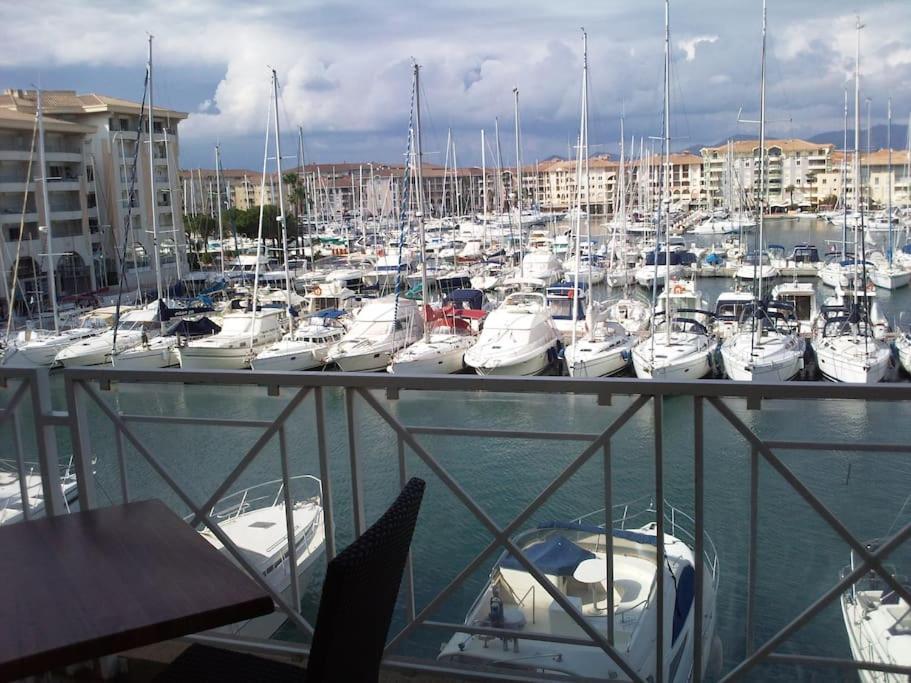 Port Frejus Cap Hermes Vue Mer Et Port Pieds Dans L'Eau Piscine Pkg Extérieur photo