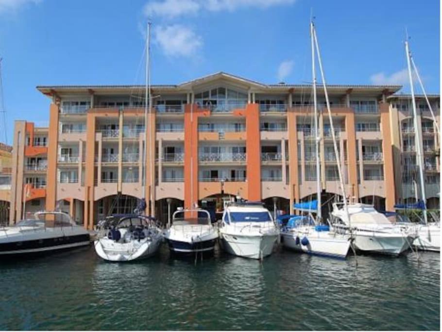 Port Frejus Cap Hermes Vue Mer Et Port Pieds Dans L'Eau Piscine Pkg Extérieur photo
