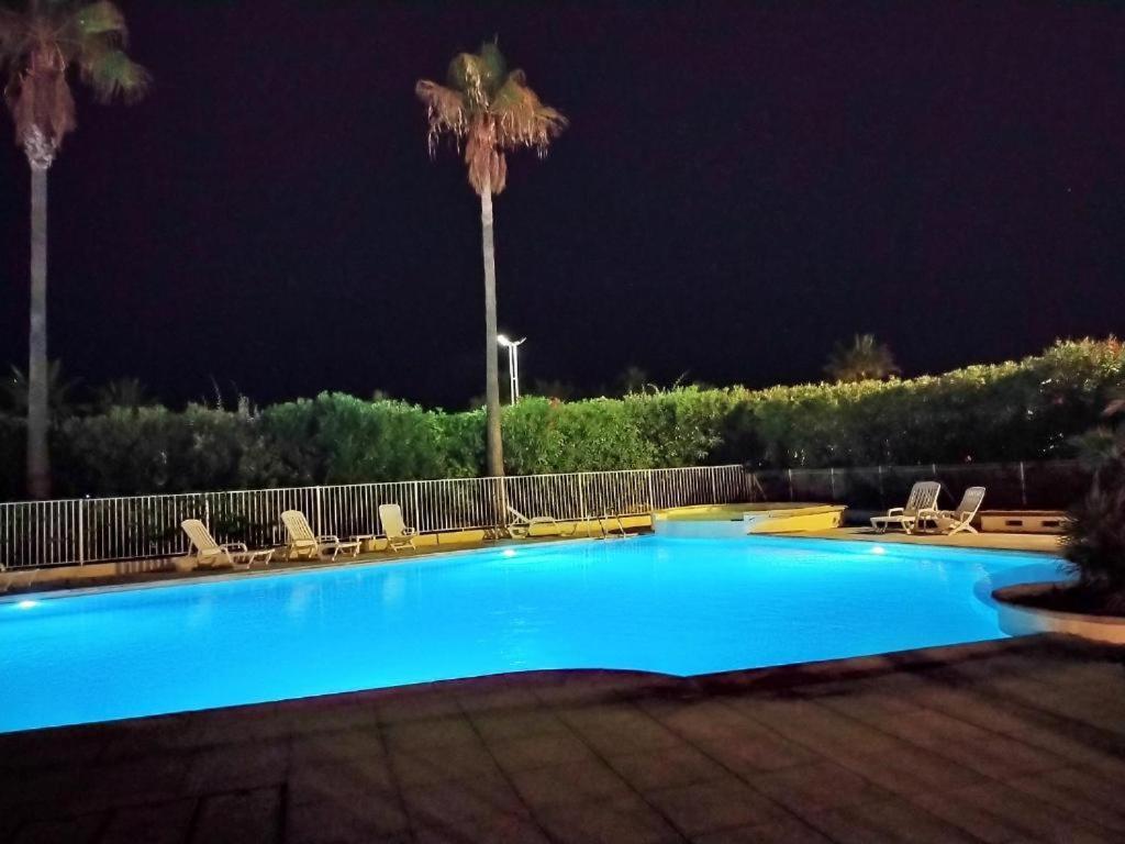 Port Frejus Cap Hermes Vue Mer Et Port Pieds Dans L'Eau Piscine Pkg Extérieur photo