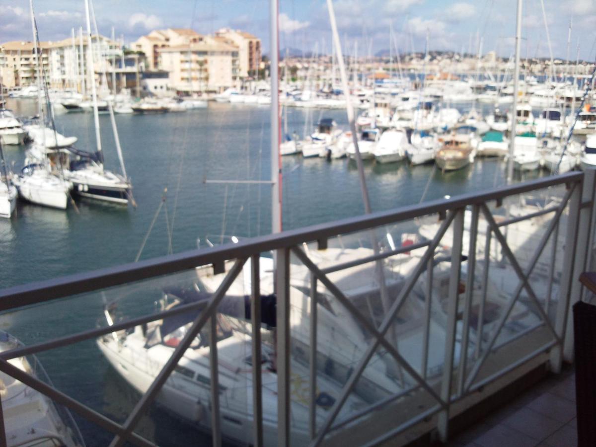 Port Frejus Cap Hermes Vue Mer Et Port Pieds Dans L'Eau Piscine Pkg Extérieur photo